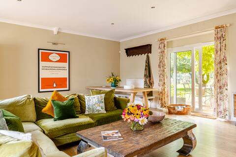 Large Country Cottage + Log Fire, Fire Pit Nr Bath