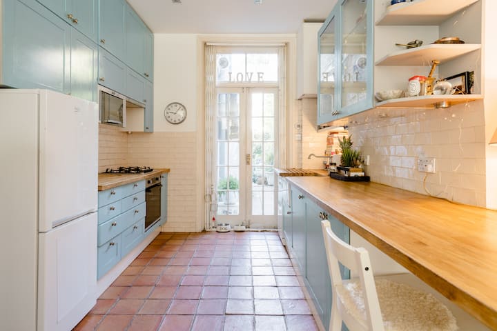 Single/private Bedroom In Chelsea Off Kings Road. - Chelsea