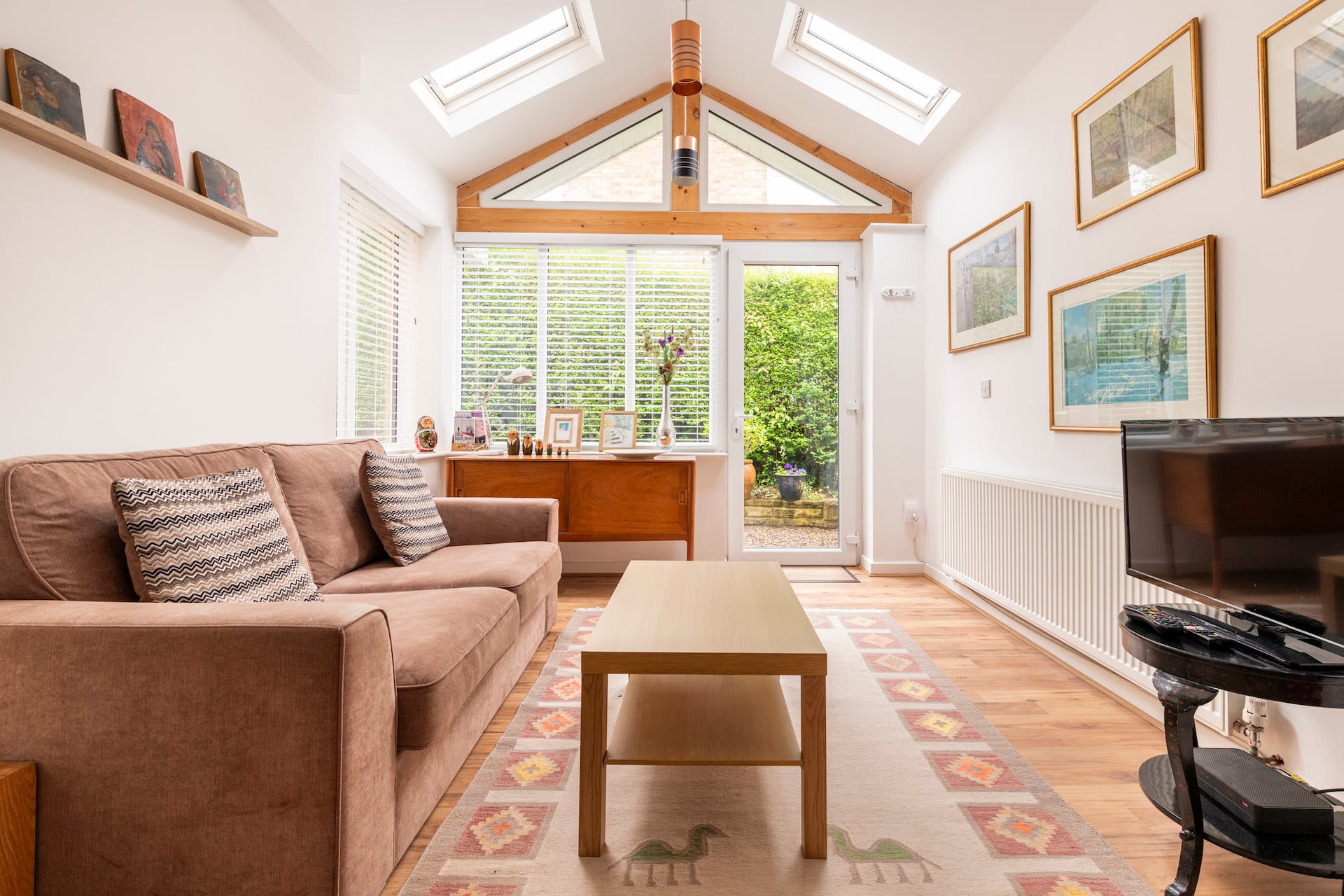 The 36 Spacious, 1 bedroom, self-contained studio