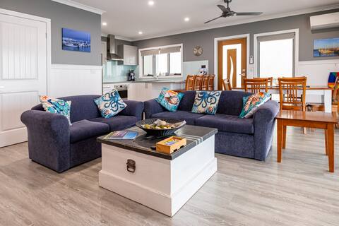 29 on Wharf.  Spectacular water views