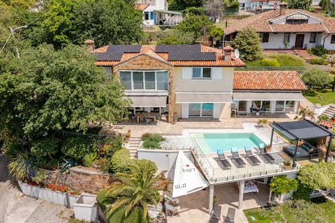 Romantic Sea View Escape | Pool & Jacuzzi