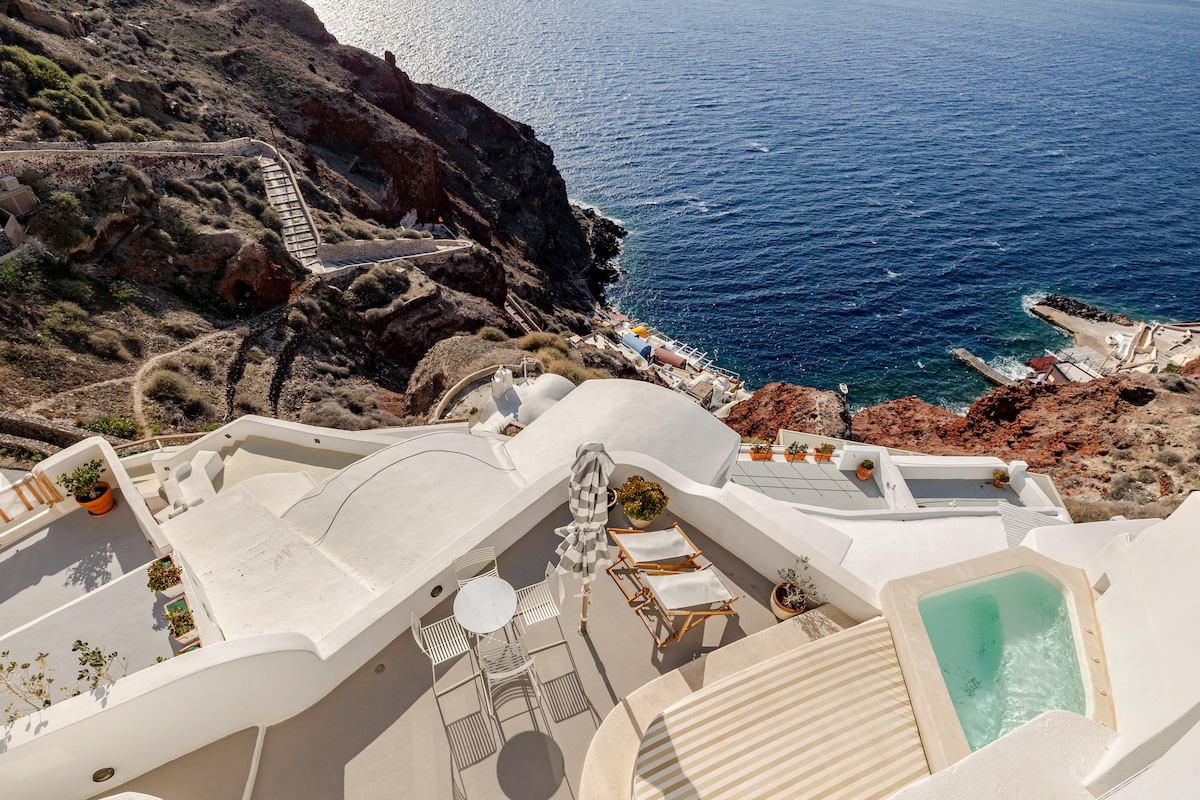 Fisherman's Cave House by Spitia Santorini - Caves for Rent in Oia