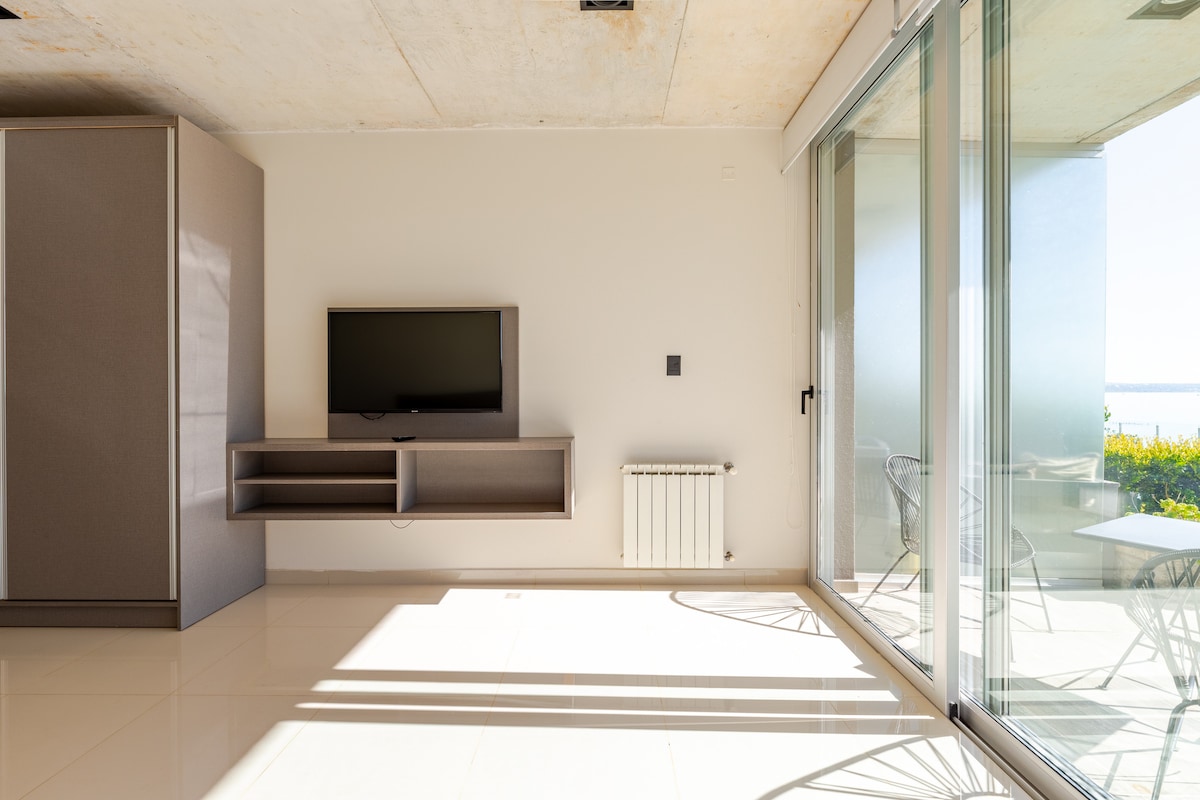 Top performing Airbnb: Spectacular studio apartment overlooking the lake in Villa Carlos Paz