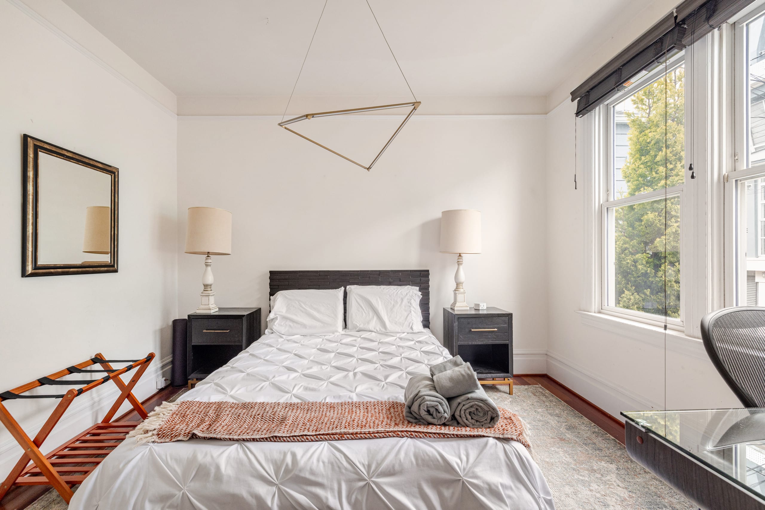 Home in San Francisco · ★4.96 · 3 bedrooms · 3 beds · 2 baths - Image 16