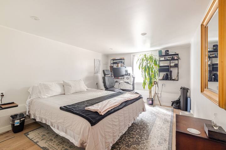 Luxury SoMa Home & Secret Garden; mins Moscone/SFO gallery image 3