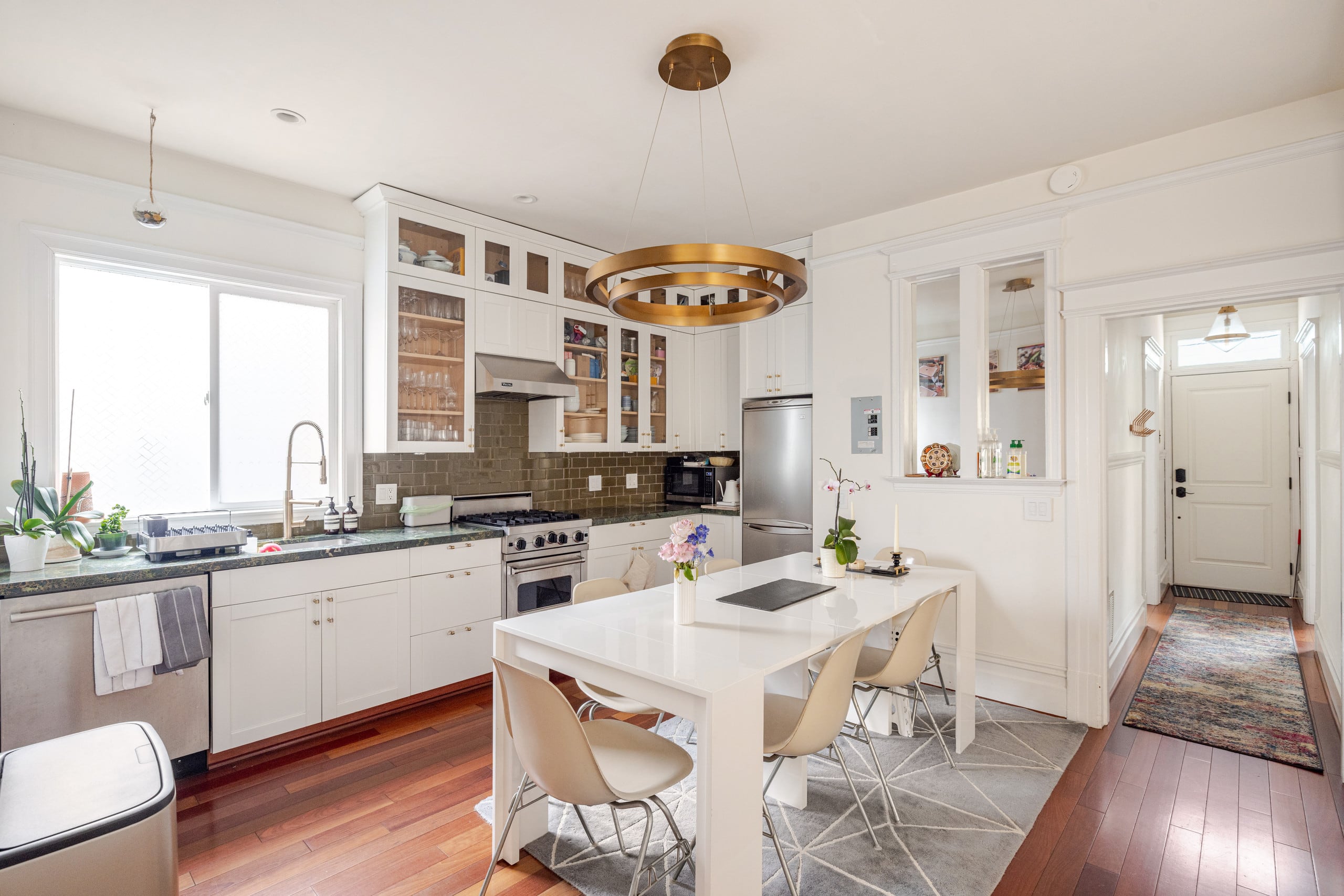 Home in San Francisco · ★4.96 · 3 bedrooms · 3 beds · 2 baths - Image 9