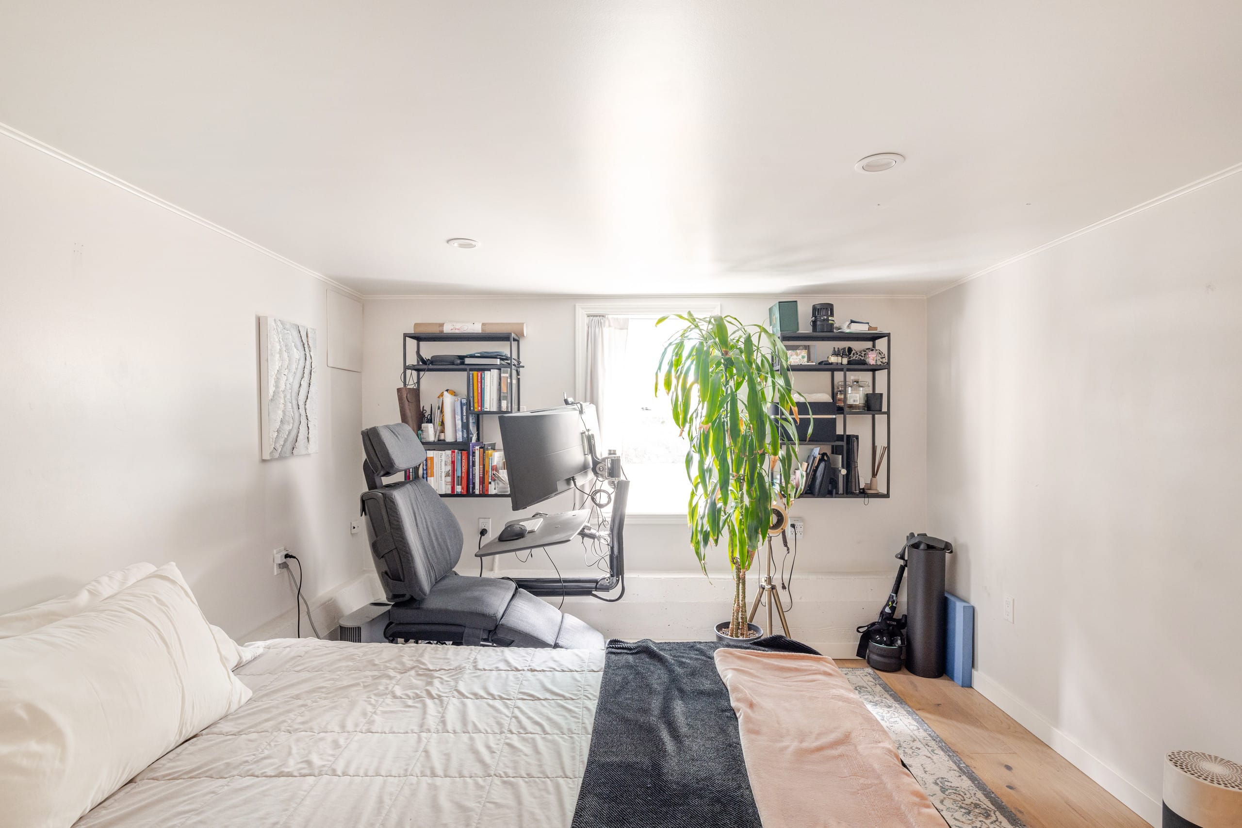 Home in San Francisco · ★4.96 · 3 bedrooms · 3 beds · 2 baths - Image 17