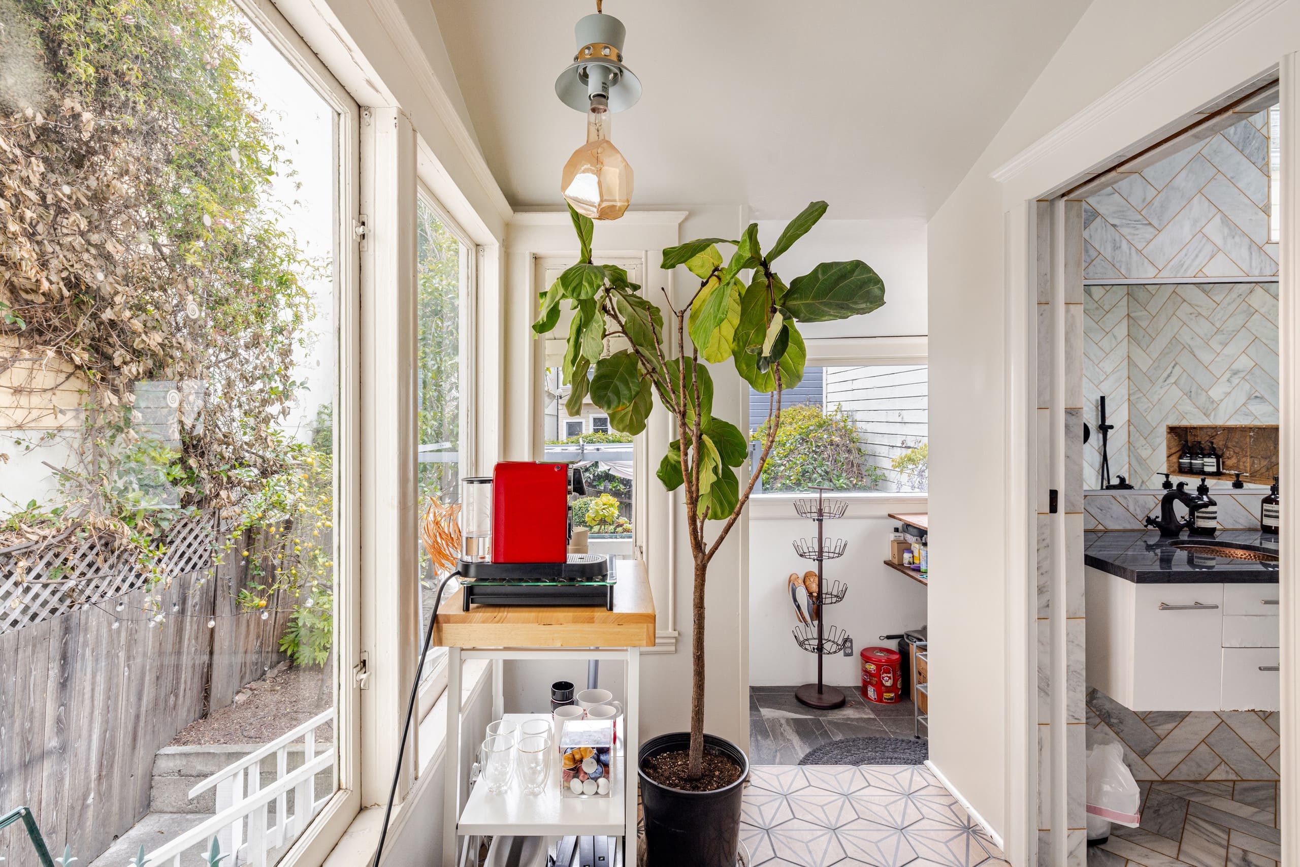 Home in San Francisco · ★4.96 · 3 bedrooms · 3 beds · 2 baths - Image 6