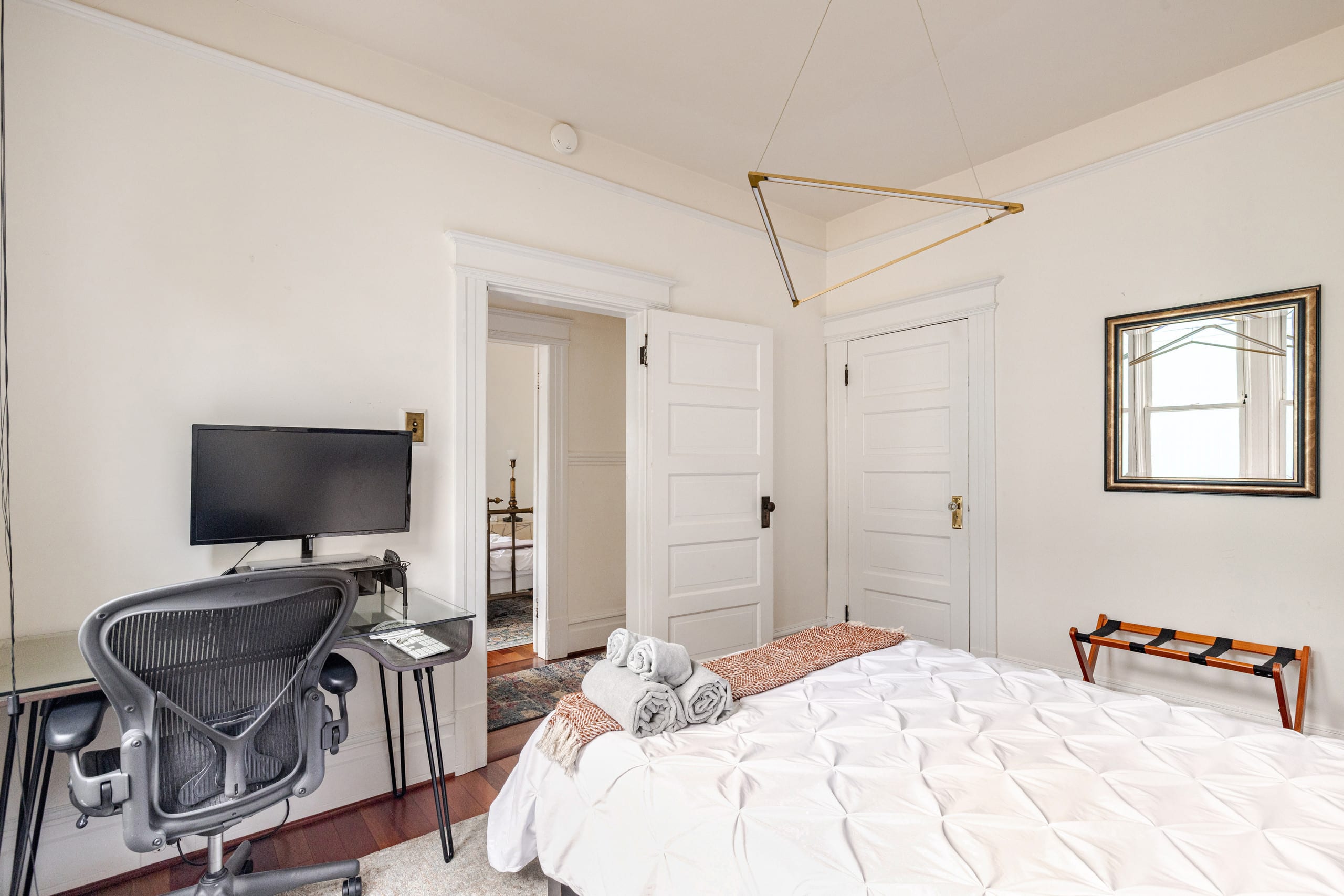 Home in San Francisco · ★4.96 · 3 bedrooms · 3 beds · 2 baths - Image 14