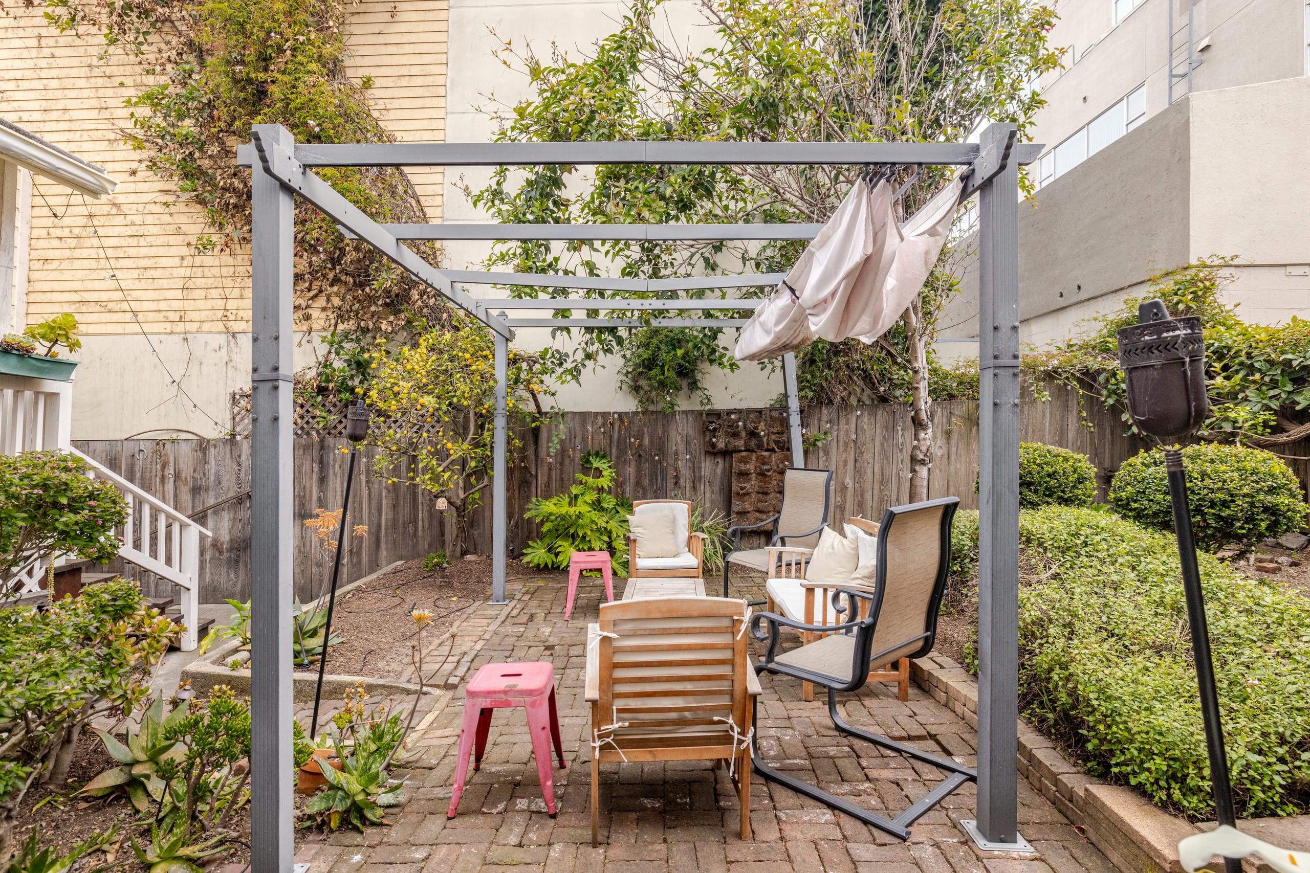 Home in San Francisco · ★4.96 · 3 bedrooms · 3 beds · 2 baths - Image 32