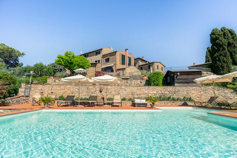 Infinity pool in Chianti area