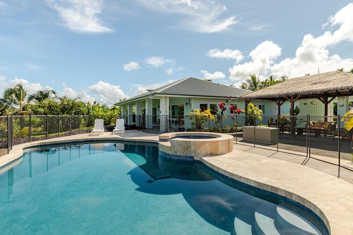 Hale Honu - Oceanfront, AC, Pool, Hot Tub