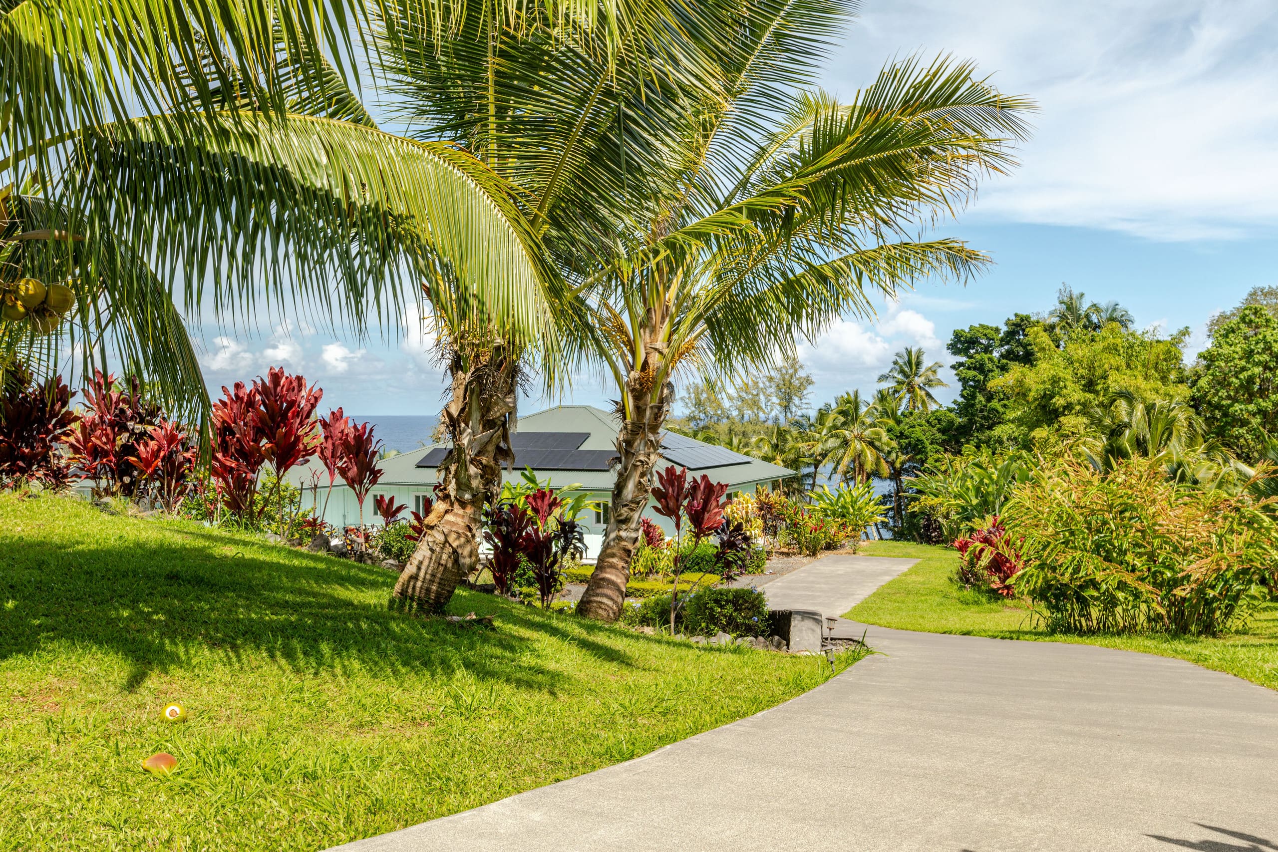 Home in Papaikou · ★4.97 · 2 bedrooms · 3 beds · 2 baths - Photo 44