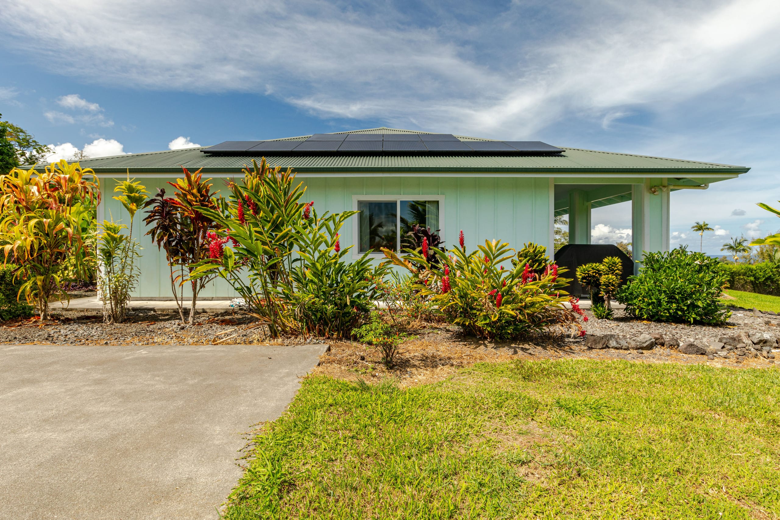 Home in Papaikou · ★4.97 · 2 bedrooms · 3 beds · 2 baths - Photo 76