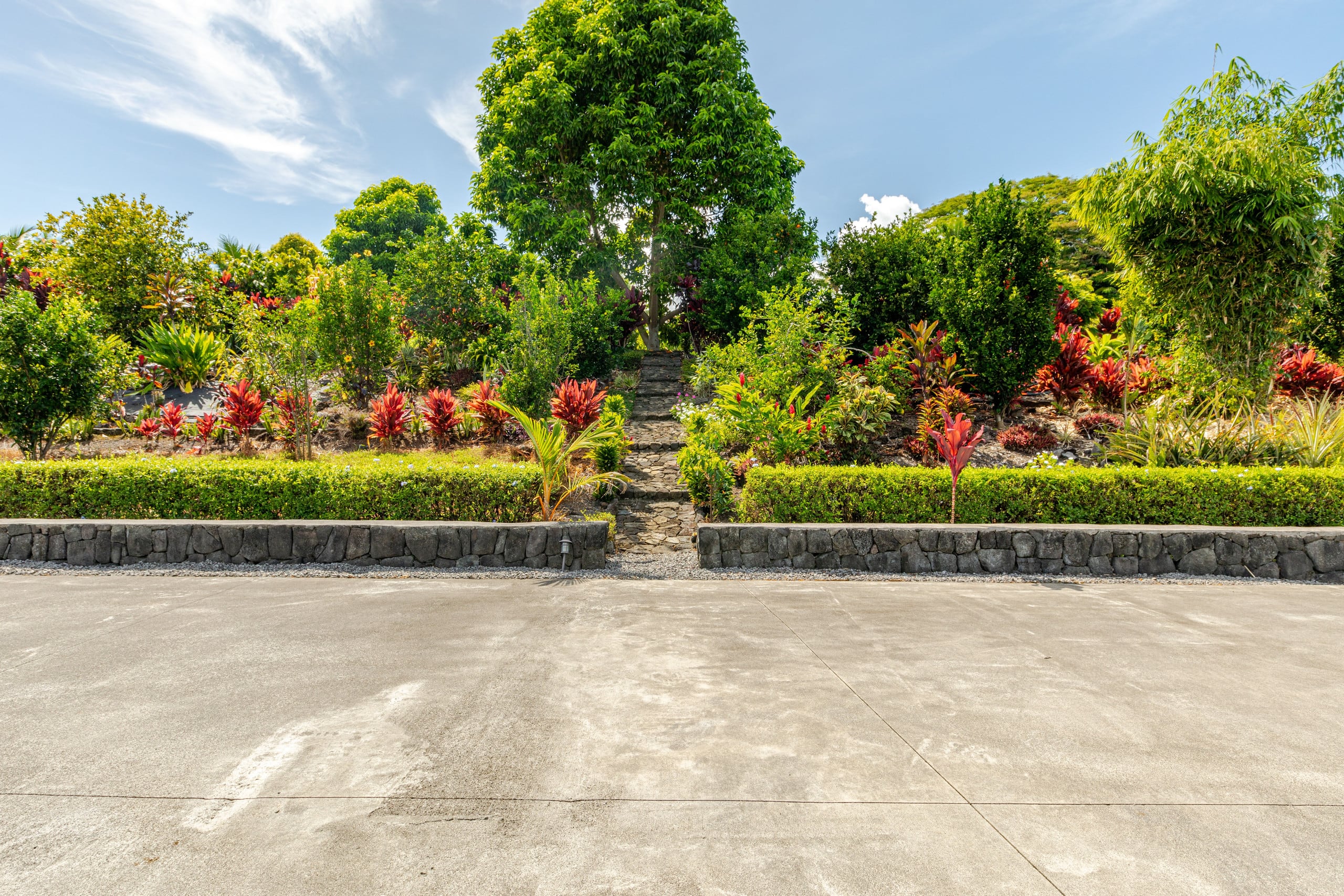 Home in Papaikou · ★4.97 · 2 bedrooms · 3 beds · 2 baths - Photo 89