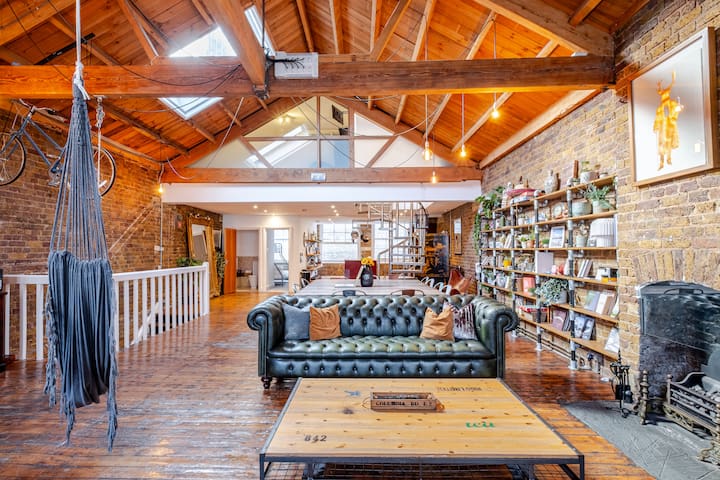 Penthouse loft in Shoreditch with roof terrace