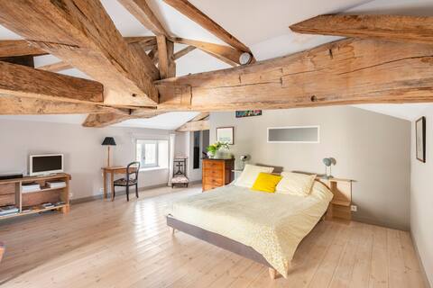 Independent room at Clos Broyer