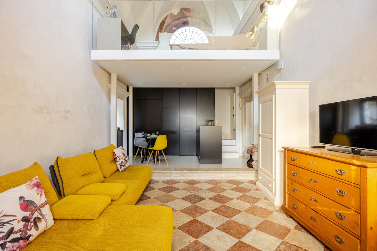 Top Airbnb: Design Loft  a Trento - Holliday Charming Home in Trento