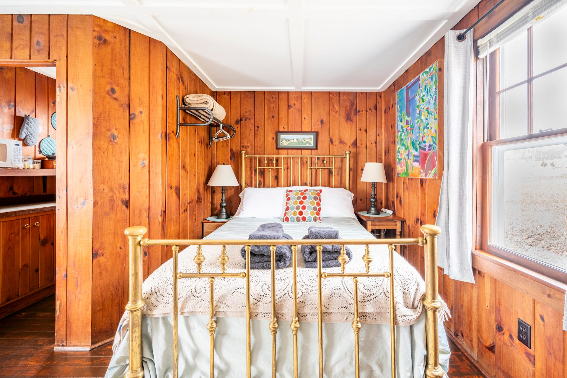 Historic Cozy Cabin Six