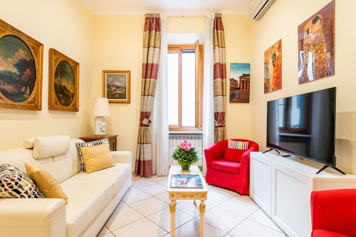 New Apartment Sistina near Trevi & Spagna, Roma