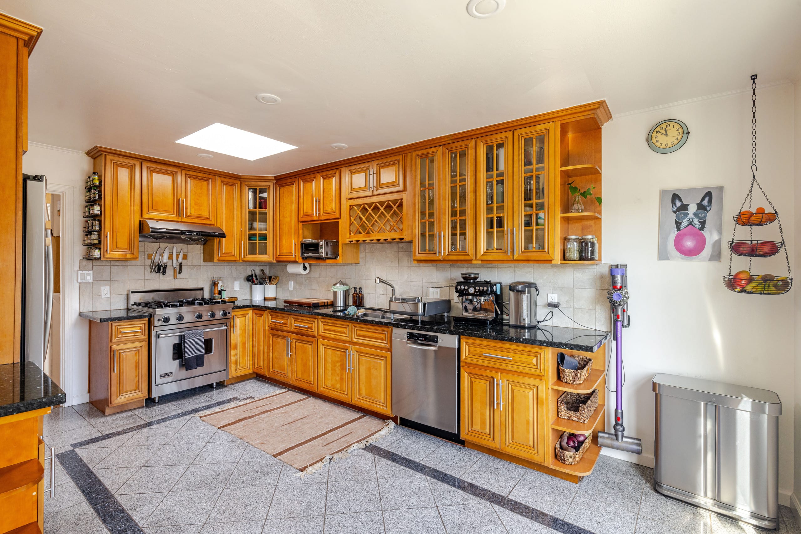 Home in San Francisco · ★4.94 · 3 bedrooms · 3 beds · 2 baths - Image 9