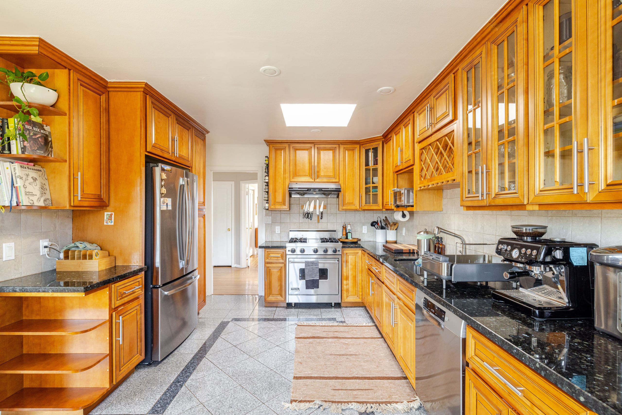 Home in San Francisco · ★4.94 · 3 bedrooms · 3 beds · 2 baths - Image 10