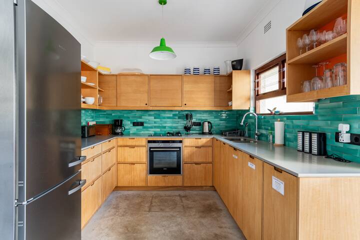 Tranquility Camps Bay House house for Rent gallery image 4