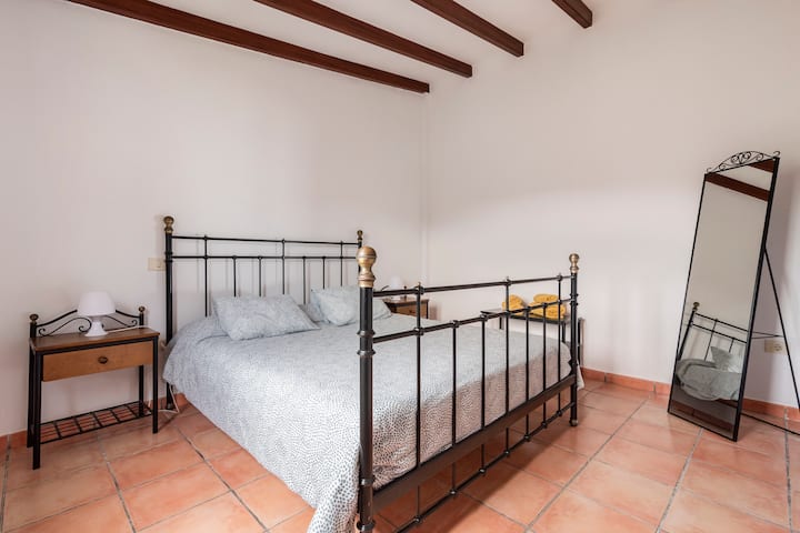 Bedroom with Double Bed - High Floor (2 people)