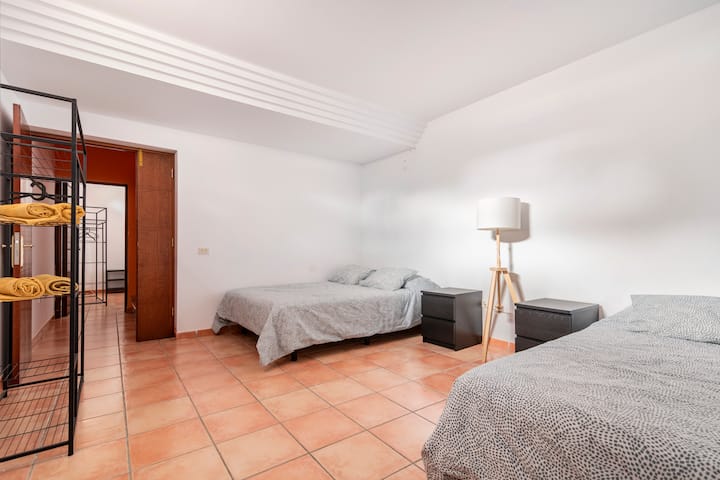 Room with 2 Double beds - Planta Sótano (4 people)