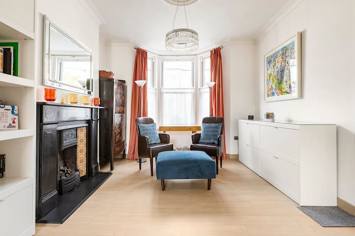 Italian designed Victorian Terrace flat in Fulham