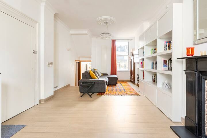 Italian designed Victorian Terrace flat in Fulham gallery image 3