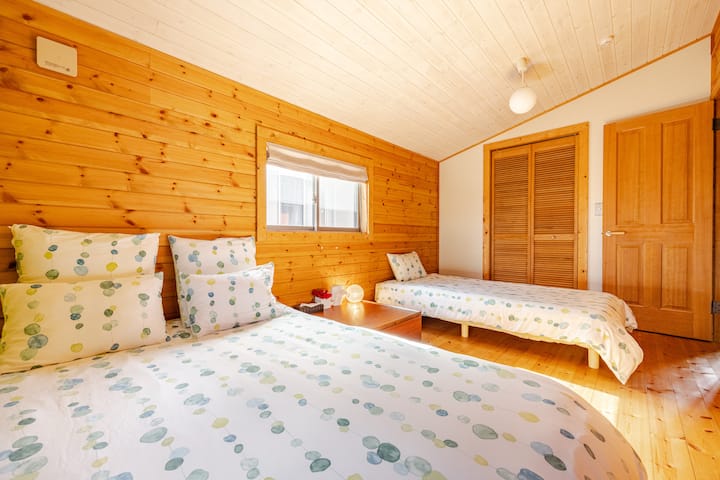 2楼双人床和单人床