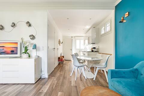 Paris La Defense - Refurbished House