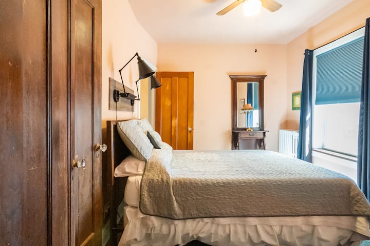 غرفة النوم 2