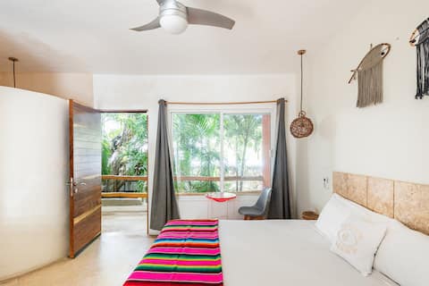 Master Room on 5th-king bed