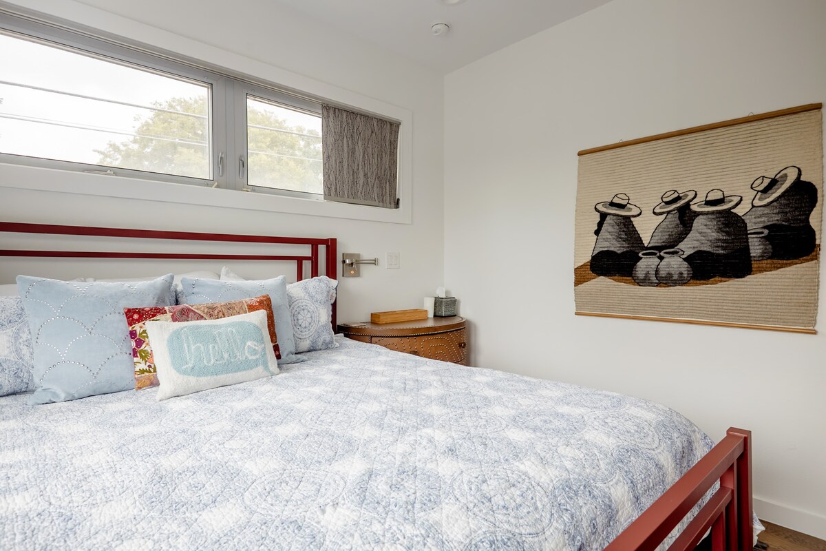 Spacious home in quiet, central neighborhood