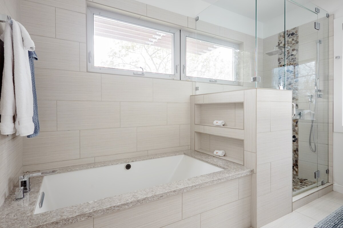 Spacious home in quiet, central neighborhood