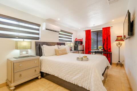 Private Room near Airport. Free Parking.