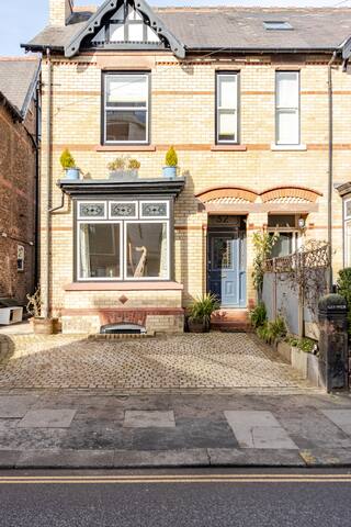 Victorian house centre Altrincham gallery image 2