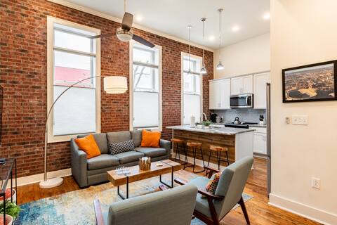 As Good as It Gets - 1st Floor Downtown KNX