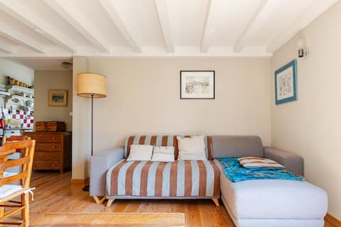 "Henriette", charming villa between beach and market