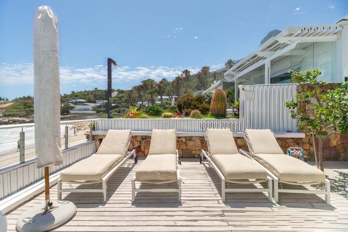 Glen Beach Bungalow Main House gallery image 5