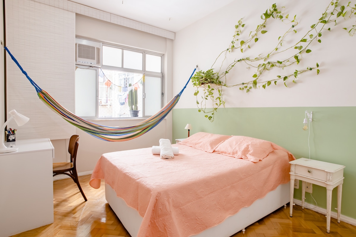 سرير ، صورة للحي بأكمله ،كوارتر