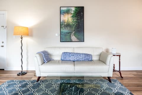 Apt 1: Octopus Garden in Uptown Centerville