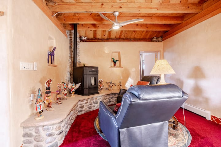 (A2) Adobe:1br •Kitchen •Pets •Easy Park & Access - Santa Fe, NM
