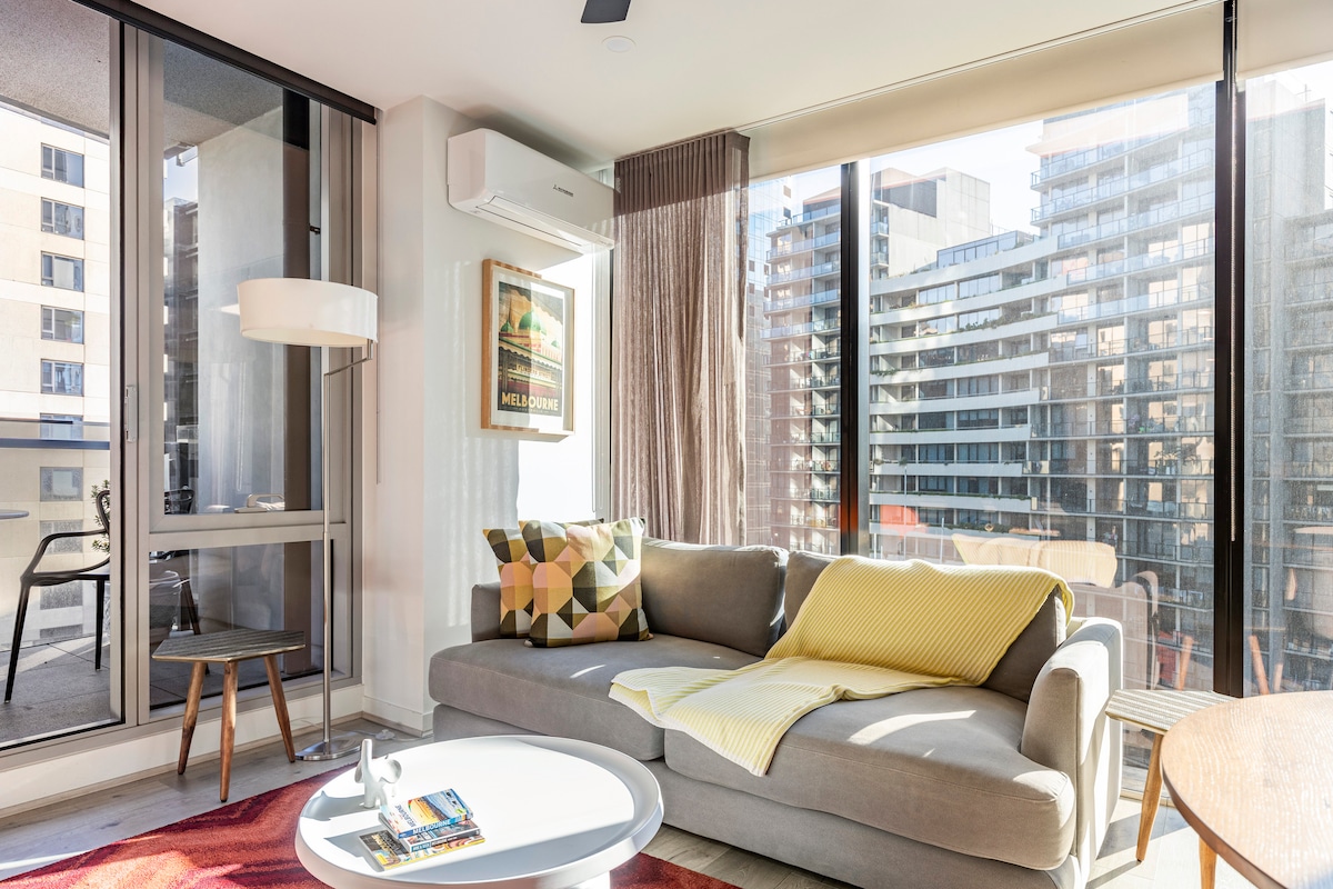 Top Airbnb: Stunning  Executive South Yarra 1 B/R Queen Bed in South Yarra