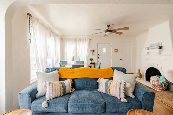 Coastal Escape Ventura Stylish Midtown Bungalow #2 - San Buenaventura State Beach, Ventura