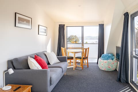 Gorgeous Views of Lake Taupō and Mount Tauhara