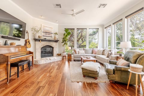 Top performing Airbnb: The Foothills House in Dripping Springs in Dripping Springs