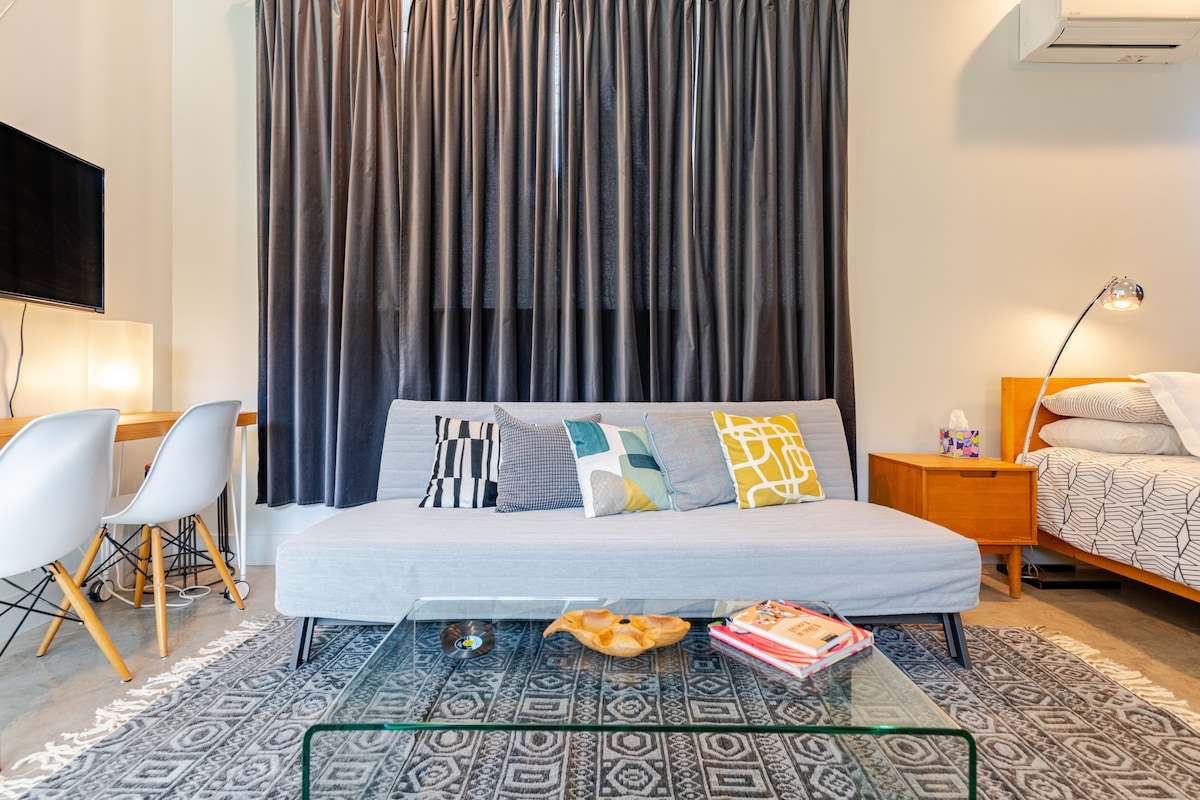 Top performing Airbnb: Stylish Guest House-ACL, F1... in Rosedale
